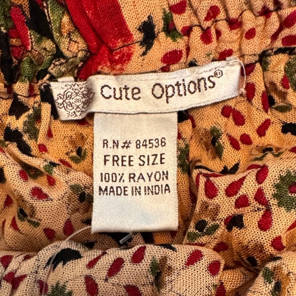 Bohemian Red Patterned Women's Pants - Picture 3 of 8